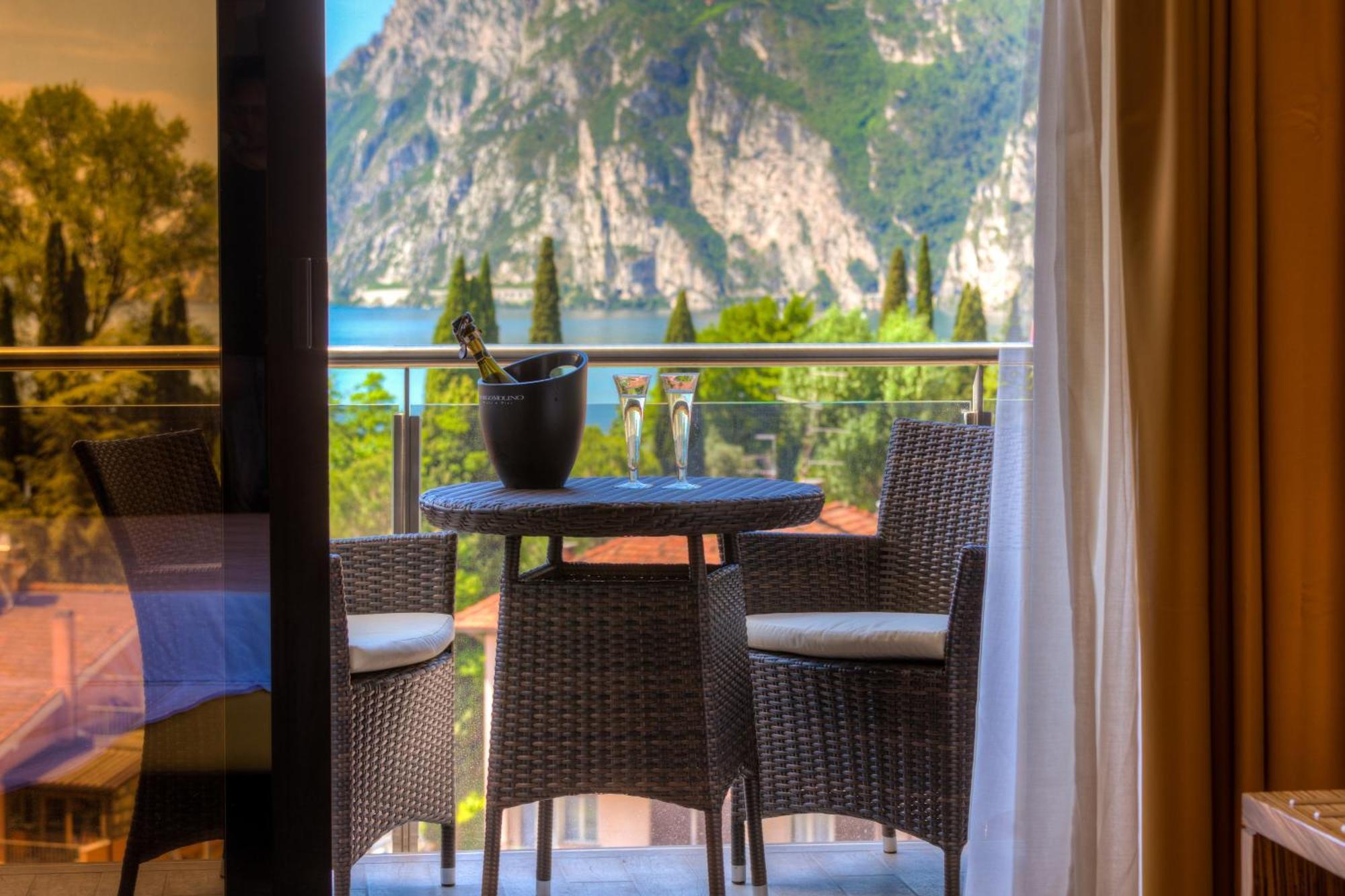 Garda Suite Hotel - Tonelli Hotels Riva del Garda Exterior foto